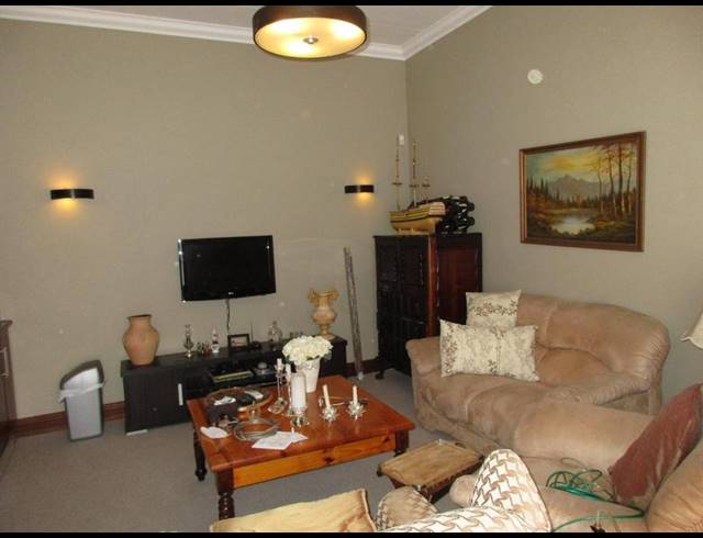 1 BEDROOM TOWNHOUSE FOR SALE IN RETIRE AT MIDSTREAM